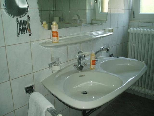 Schwarzwaldhotel / Wolfach Oda fotoğraf
